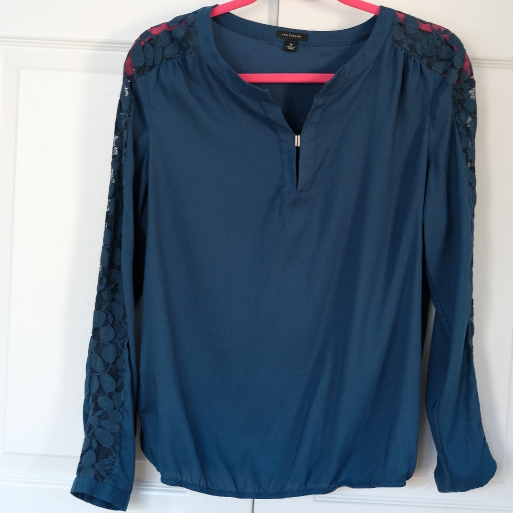 USED Ann Taylor lace sleeve blouse